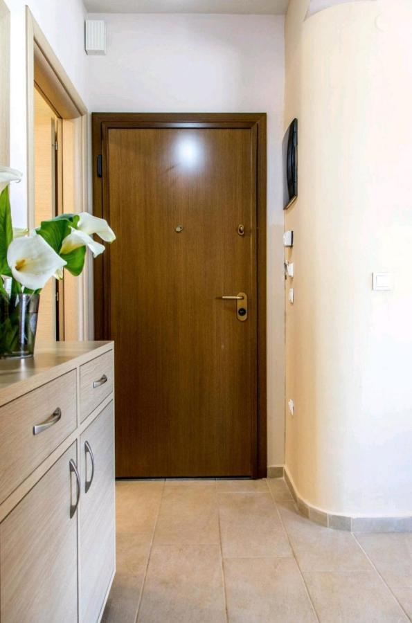 Canal Luxury Apartments نيا بوتيدايا المظهر الخارجي الصورة