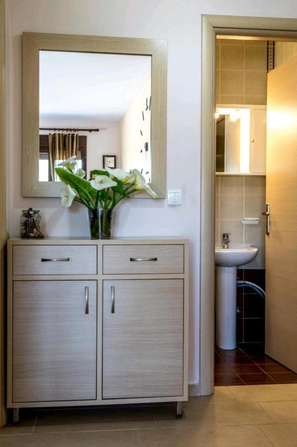 Canal Luxury Apartments نيا بوتيدايا المظهر الخارجي الصورة